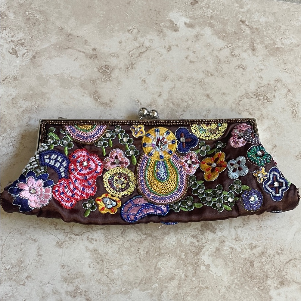 Unbranded Embroidered & Sequin Kisslock Clutch